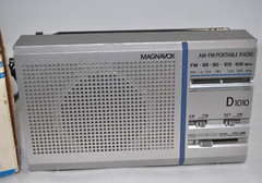 Vintage MAGNAVOX D1010 Portable Radio AM FM Tested & Works with original box