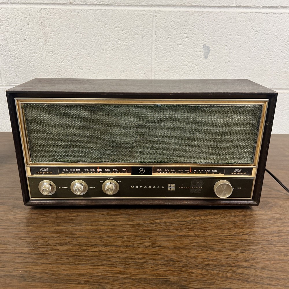 Vintage Motorola Visilite AM/FM Solid State Radio Model TT33EW Japan ⚠️ Read