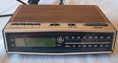 Vintage GE Digital AM/FM Clock Radio Wood Grain Model No. 7-4612B WORKS