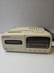 Soundesign 7569IVY Vintage Phone Alarm Clock Radio FM/AM Retro Works