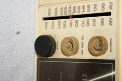 1968 Vintage ZENITH MODEL Z412 FM/AM TABLE RADIO – « THE ASTOR » USED