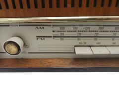 Vintage Grundig 102-4 AM/FM Tabletop Radio – TESTED & WORKS