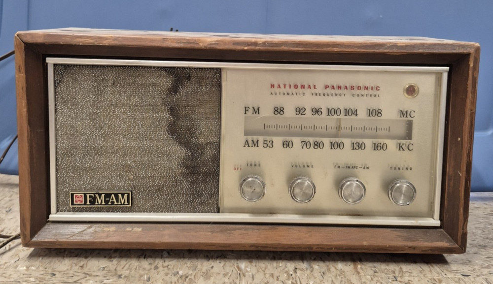 Vintage National Panasonic Radio Model RE-784 FM-AM 2 Band Untested Retro