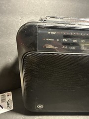 Vintage GE SUPERADIO General Electric Long-Range AM/FM Super Radio ##R69