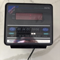 Soundesign 80s Retro Mod Surfer AM/FM Electronic Digital Clock RADIO 3634 Black