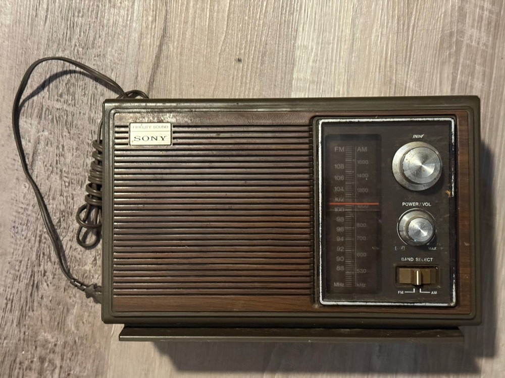 Sony Model ICF-9630W High Fidelity FM/AM Table Radio TESTED