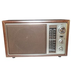Vintage Radio Shack Realistic MTA-12 AM/FM Radio w Cord Tested Works Made Taiwan