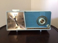 VINTAGE, 1960’S, MOTOROLA TABLETOP CLOCK RADIO, AZURE BLUE, MODEL C18B 23!!!