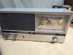 Vintage Motorola Solid State AM/FM Clock Radio TCI1CL RADIO WORKS