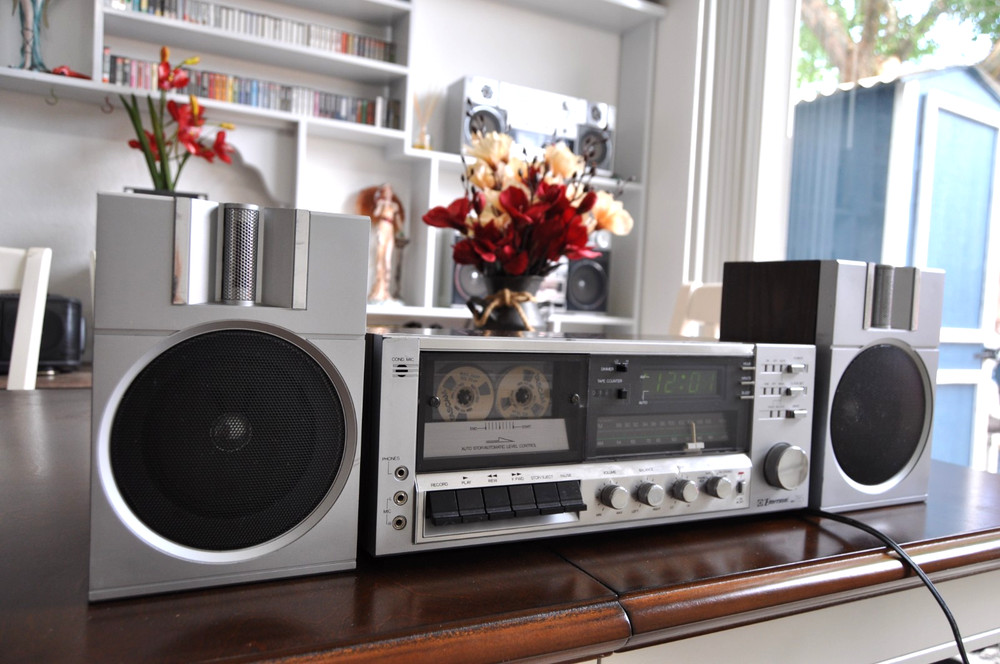 Vintage Emerson MM-785 Radio Cassette Player Clock Stereo