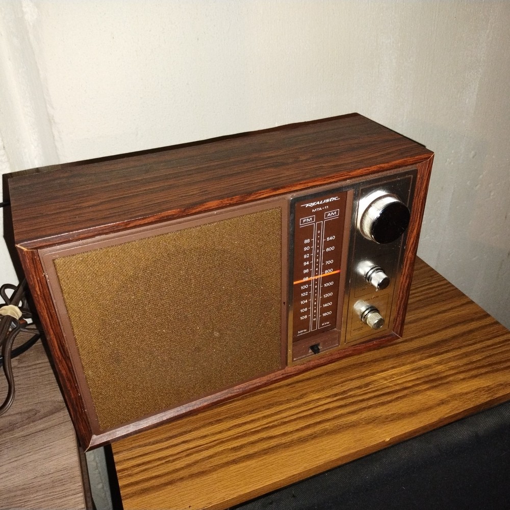 Vintage Realistic AM/FM Radio MTA-11 – Clean, Sounds Excellent, Great Condition!