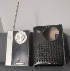 Vintage Sony TFM-850W 8 Transistor Radio FM AM With Leather Case Tested!