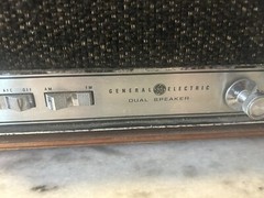 Vintage GE Dual Speaker AM/FM General Electric Radio Model T2250-H