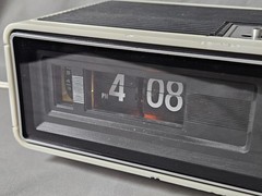 Vintage Audition Flip Clock AM-FM Radio Model 1288-8 With Box/Papers (READ)
