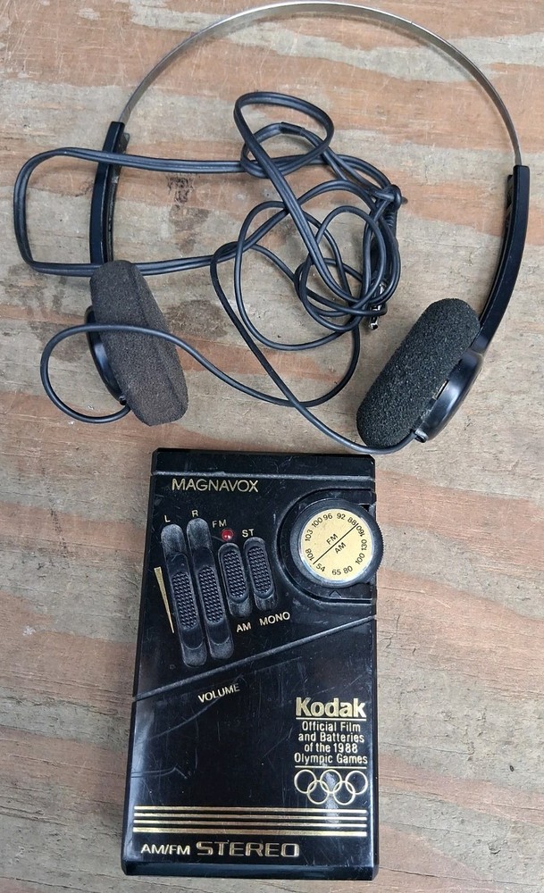 Magnavox AM/FM Stereo Pocket Radio 1988 Olympic Promo Gold