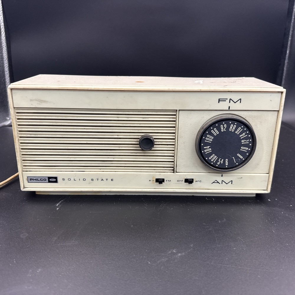 Vintage Philco Ford Solid State AM/FM Radio Model R969WH 1940’s-50s Works Taiwan