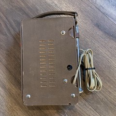 Vintage GENERAL ELECTRIC Portable AM/FM Radio w/ Cover P977B works perfectly 📻