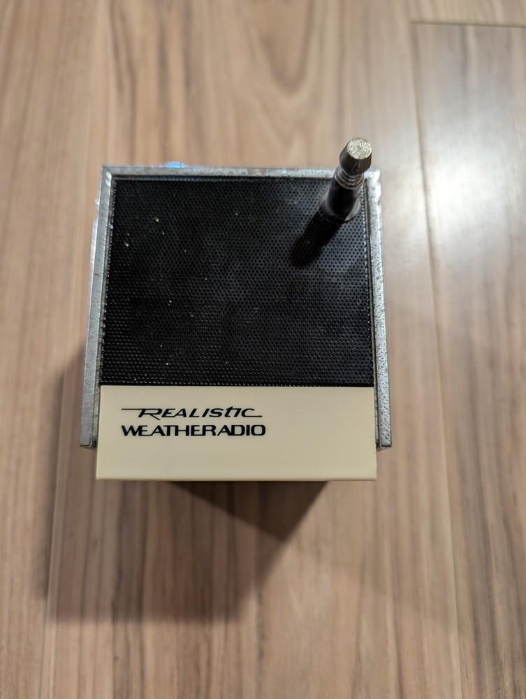 Vintage Realistic Cube Weatheradio 12-165 Weather Radio Powers On For Parts
