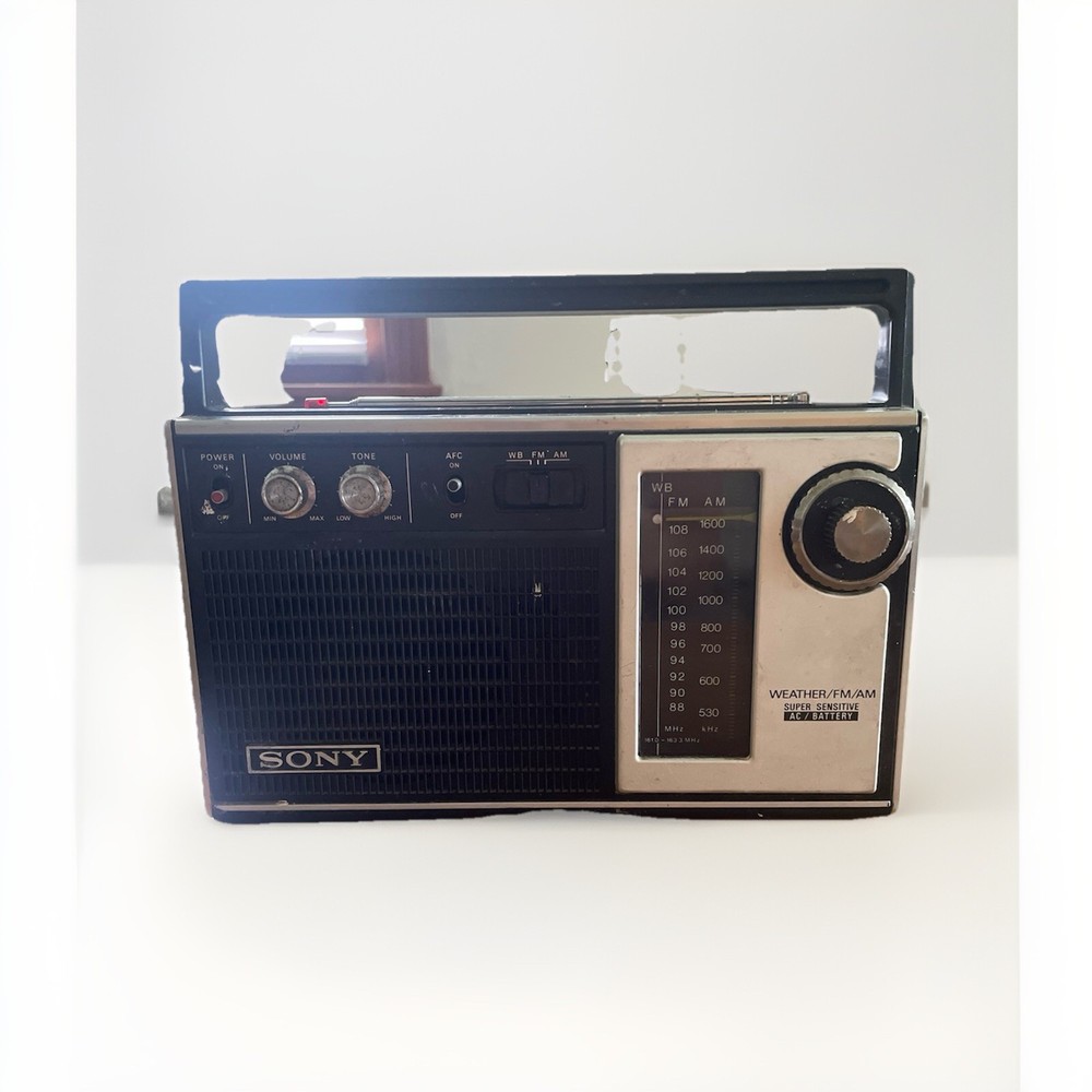 SONY vintage radio 3 band WB/FM/AM TFM-350W plug in or C cell batteries