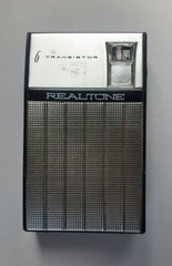VTG REALTONE 6TRANSISTOR RADIO HAND HELD RYUKYUS 9VOLT BATTERY OP RECEIVER RETRO