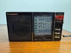 Vintage Panasonic RF-9 FM MW SW1-7 9 Band Receiver Compact Radio