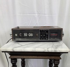 Vintage 70s 80s Toshiba RC-807F FM/AM Solid State Digital Clock Radio Japan made