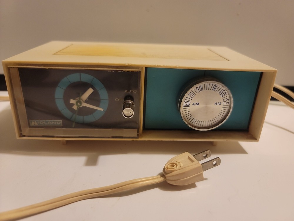 Midland International Am Clock Radio With Alarm Clock