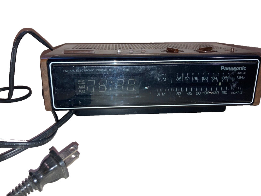 Panasonic Electric Clock Radio 2 Band AM / FM Model RC 6115 Vintage Working