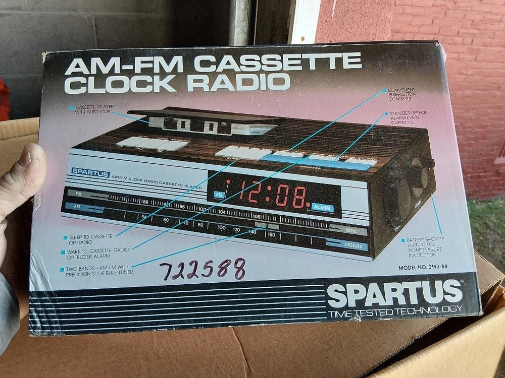 SPARTUS AM-FM CASSETTE RADIO CLOCK RADIO VINTAGE NEW IN BOX OLD STOCK RETRO