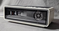 Vintage Audition Flip Clock AM-FM Radio Model 1288-8 With Box/Papers (READ)