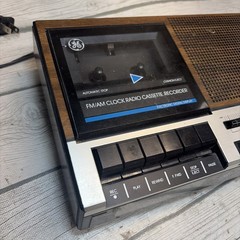 GE AM/FM Alarm Clock Radio Cassette Tape Recorder Model 7-4956B Cassette No Work