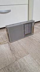 Philips D2825 Compass 9-Band Portable Radio, vintage model.