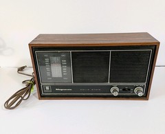 Vintage Magnavox Solid State AM/FM Radio 273 -01 – AA ,tested works good