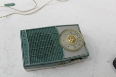 Vintage RCA Victor Impac Green White Portable Transistor Radio With Case
