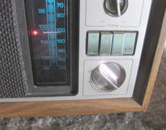 Vintage AM FM Radio Magnavox R434 MCM Made In Japan WORKS!