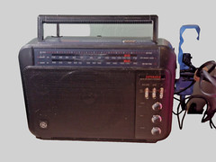 GENERALELECTRIC SUPERADIO AM/FM LONG RANGE PERFORMANCE RADIO WIDE BAND 7-2887B