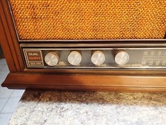 Vintage General Electric AM/FM Table Top Radio Wood Case Dual Speaker