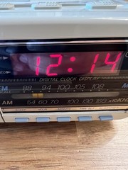 Soundesign 7580IVY AM/FM Alarm Clock radio Telephone Cassette Player READ DESC