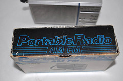Vintage MAGNAVOX D1010 Portable Radio AM FM Tested & Works with original box