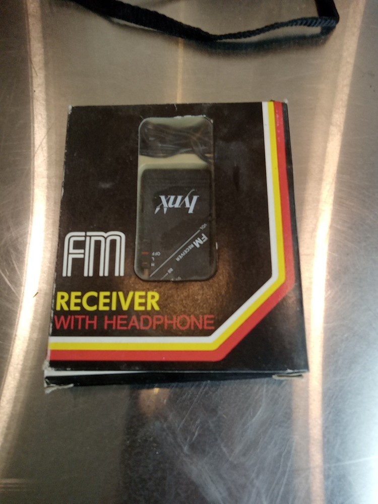 Vintage Mini Portable AM/FM Receiver made in Hong Kong