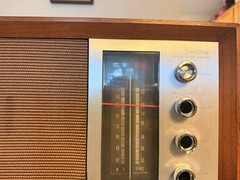 Panasonic RE-7257 Solid State FM/AM 2-Band Table Radio Wood Cabinet
