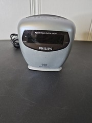 VTG Phillips Magnavox AJ3145 AM/FM Digital Clock Radio. Tested Works!!