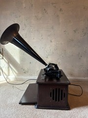 Thomas Home Phonograph Radio Cassette Player Model 177 w/ Witches Hat Horn Works