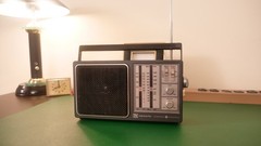 General Electric (GE) 7-2945A Portable Radio RETRO VINTAGE STRANGER THINGS 1980s