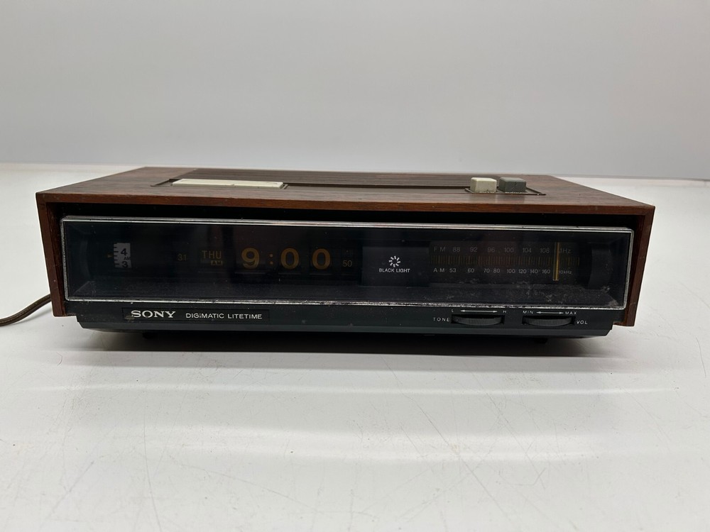 Vtg Sony FM AM Digital Clock AM FM Radio TFM-C770W Radio Works Clock Does Not