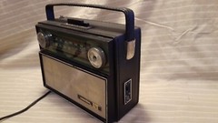 Vintage Coronado RA86-5287A AM FM SW VHF Dual Speaker Portable Radio