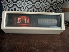 Vintage Panasonic RC-1122 Radio Alarm Clock AM Flip MCM 1970s Avocado Green