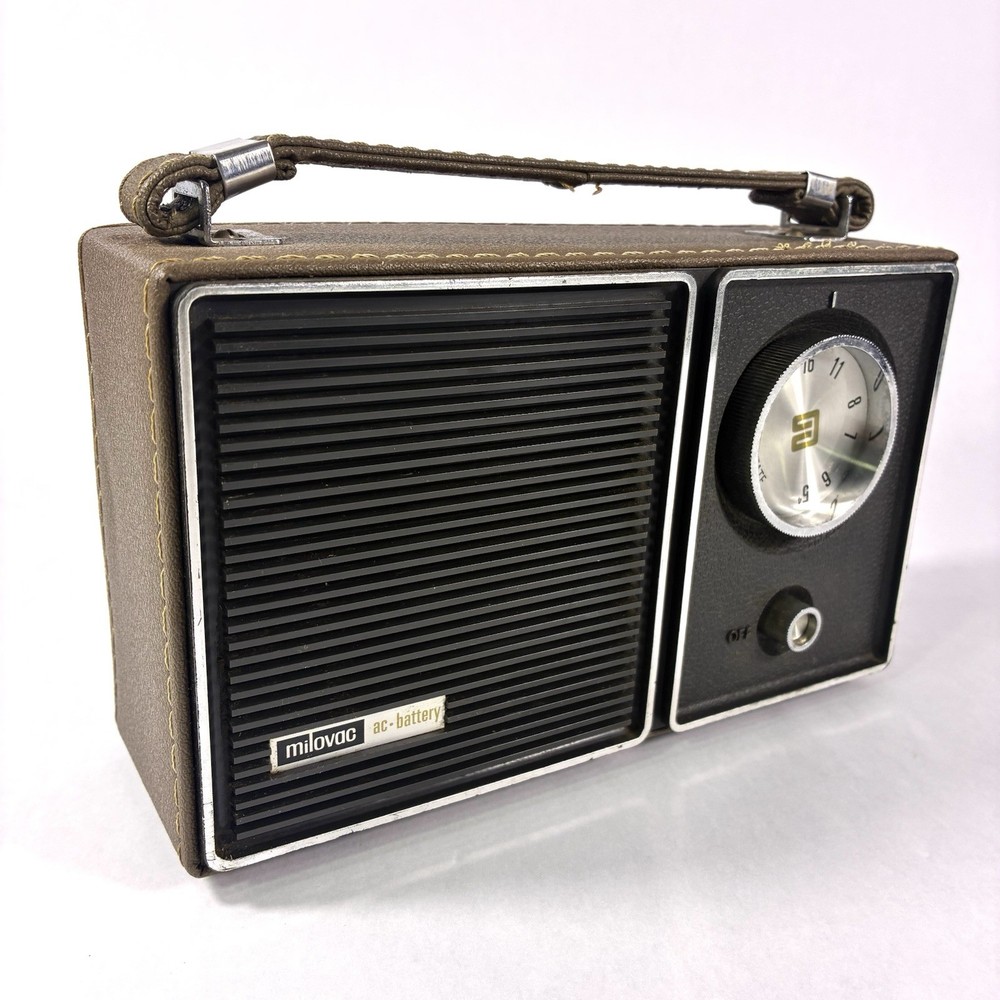 Rare Vintage Milovac AM Tuner Radio Leather Case AC/DC Solid State Working