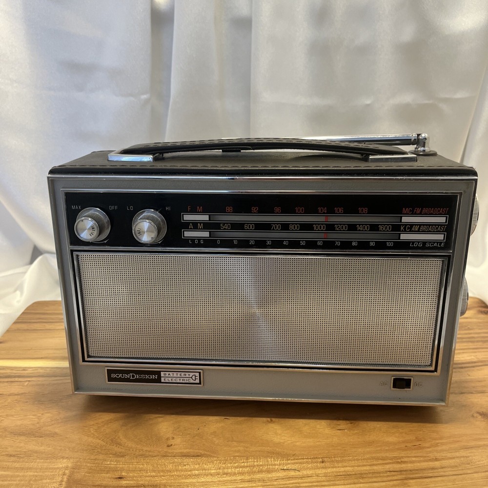 Vintage SounDesign Model No. 2297 AM / FM Radio AC-DC AFC Leather Bound – VGC