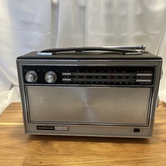 Vintage SounDesign Model No. 2297 AM / FM Radio AC-DC AFC Leather Bound – VGC